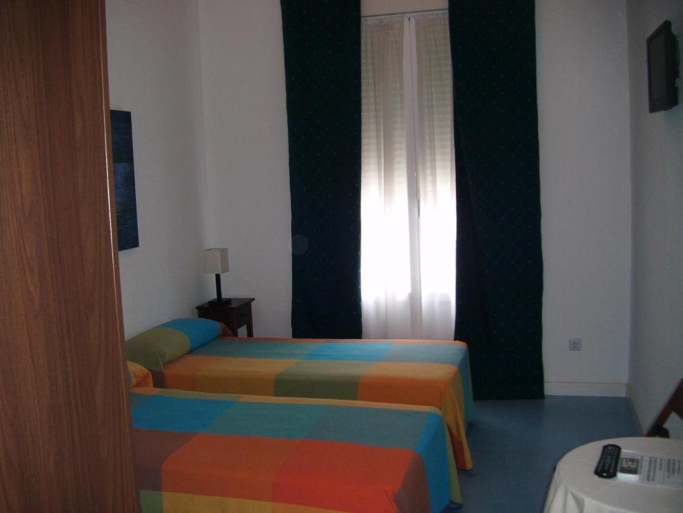 Puerta Del Sol Rooms マドリード 部屋 写真