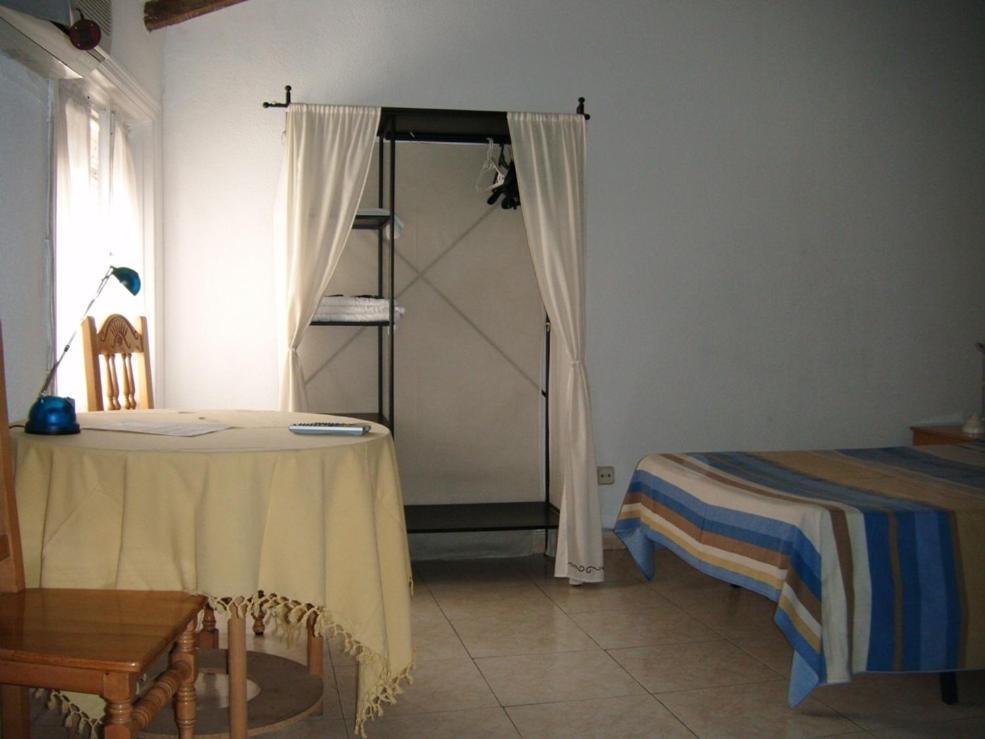 Puerta Del Sol Rooms マドリード 部屋 写真